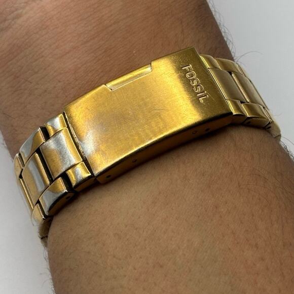 Vintage Gold Fossil Watch - Picture 4 of 4